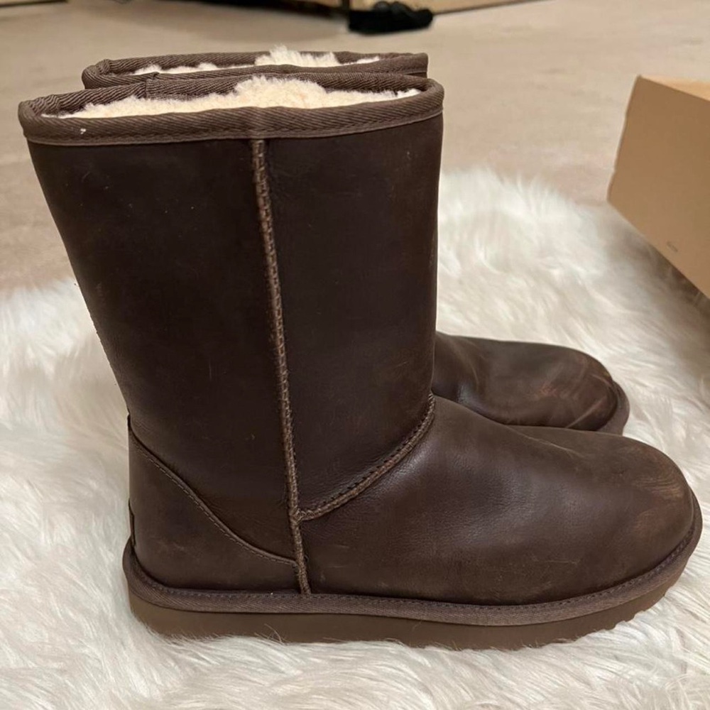UGG Classic Short Shearling Boots - Chocolate Brown